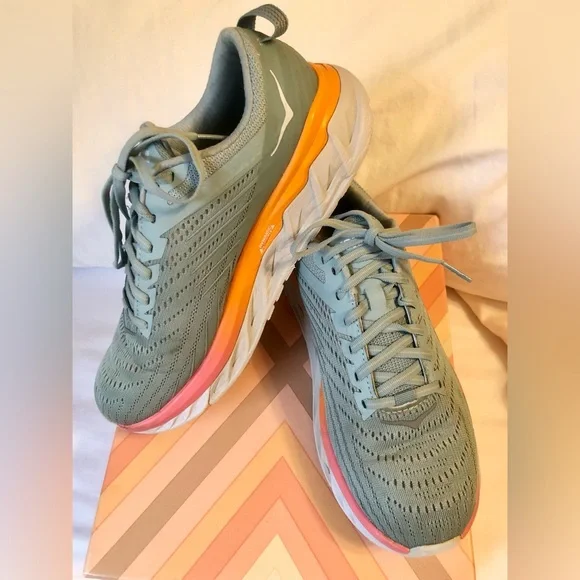 HOKA ONE ONE Arahi 4 Women's Running Sneaker Blue Haze/Lunar 8.5 Pre-Owned - Picture 4 of 11